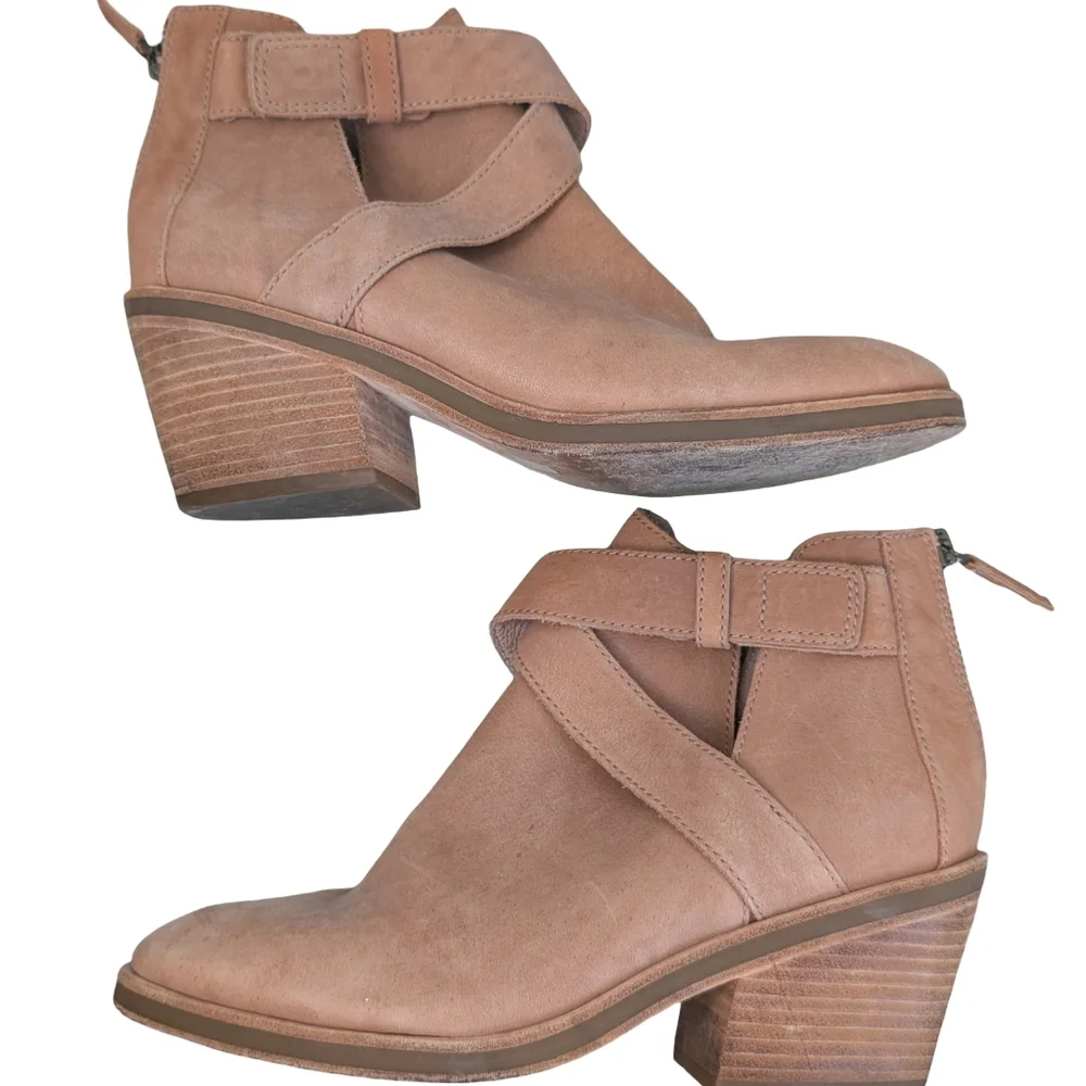 Eileen Fisher Derby Suede Crossover Strap Ankle Bootie Size 8